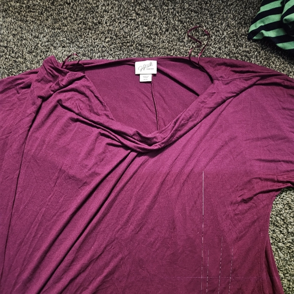Purple xl shirt with runching on one side swoop neck - Picture 5 of 5